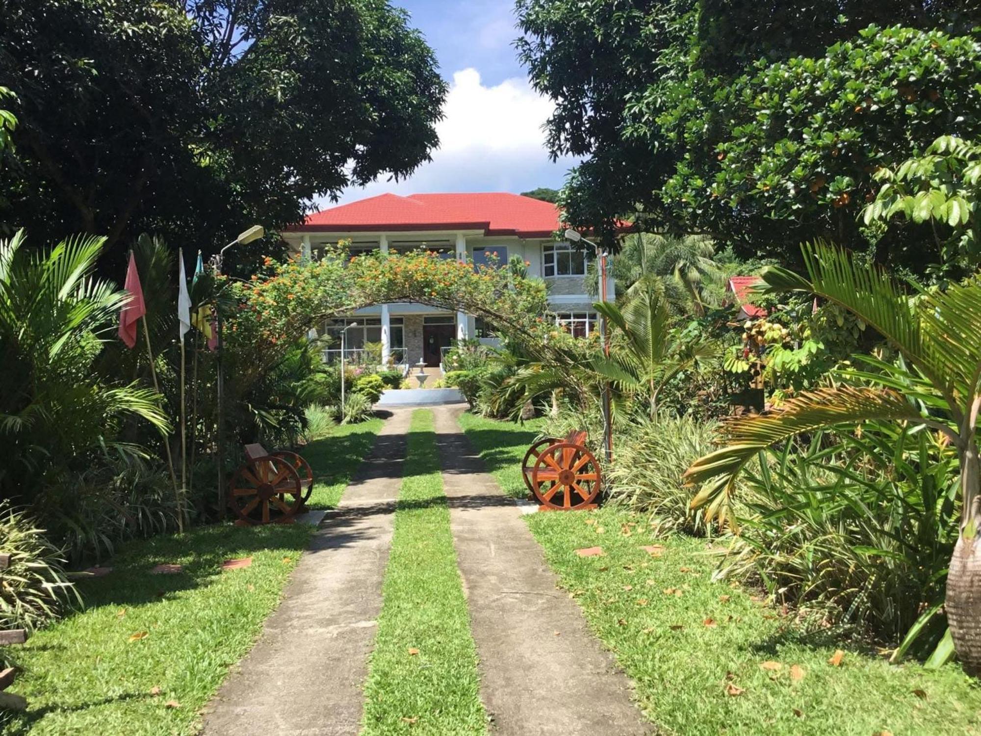 Camiguin Lanzones Resort Mambajao Exterior photo