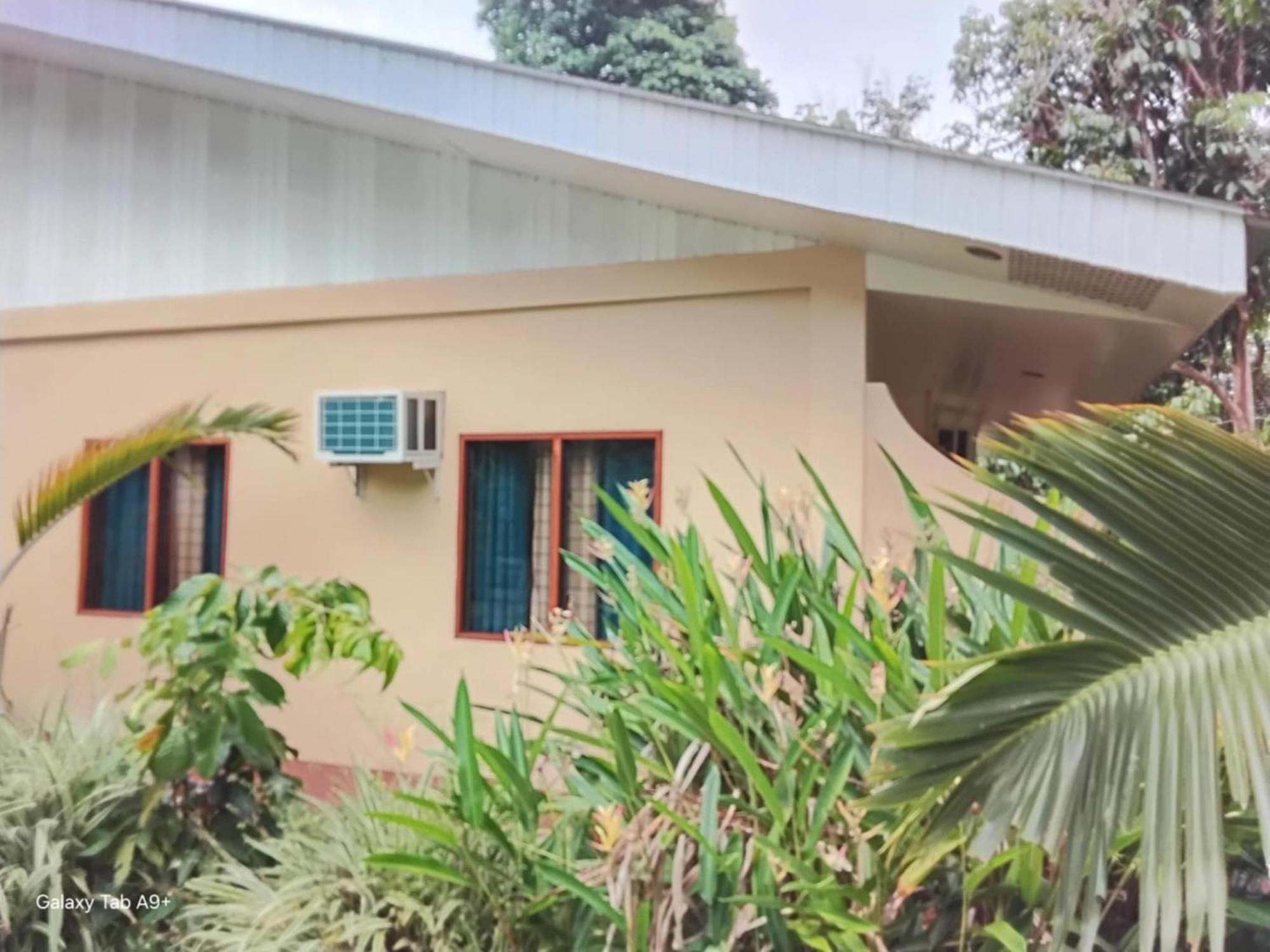 Camiguin Lanzones Resort Mambajao Room photo